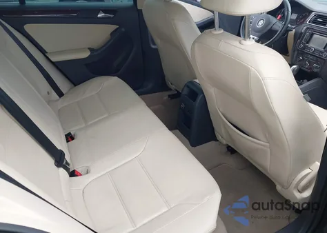 2011 Volkswagen Jetta 2.5L Sel from USA, damaged, VIN 3VWLX7AJ0BM324748